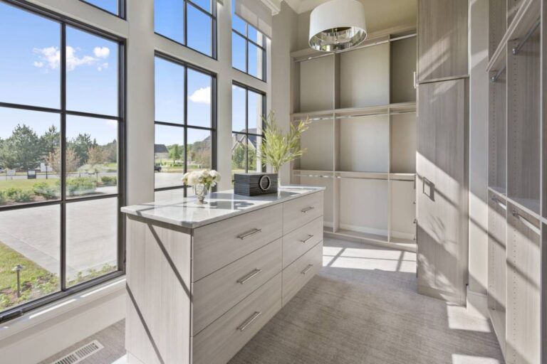 Les meubles sur mesure indispensables pour un intérieur à votre image
